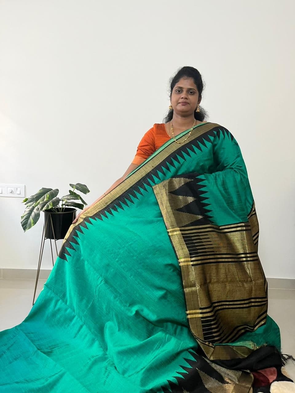 Pure Rawsilk(PEACOCK GREEN WITH BLACK) - Image 2